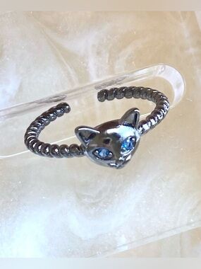 Adjustable Cat Face Ring in Silver with Blue Eyes